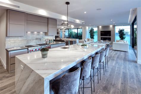 Posh Ultra Modern Luxury Modern Kitchen Designs / You can use from neutral colors to more rich ...