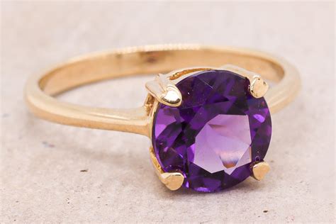 9ct Yellow Gold Amethyst Solitaire Ring – Rare Jewellery Design