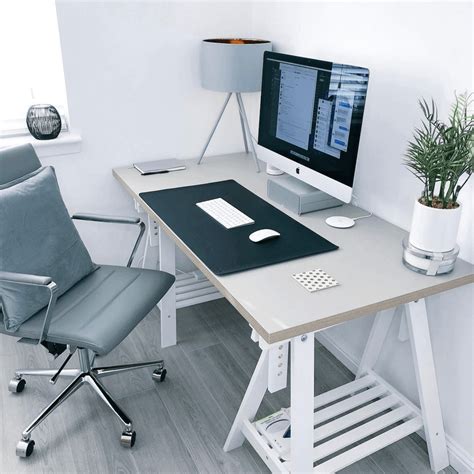 9 Best Minimalist Desk Setups for Your Workspace | Gridfiti