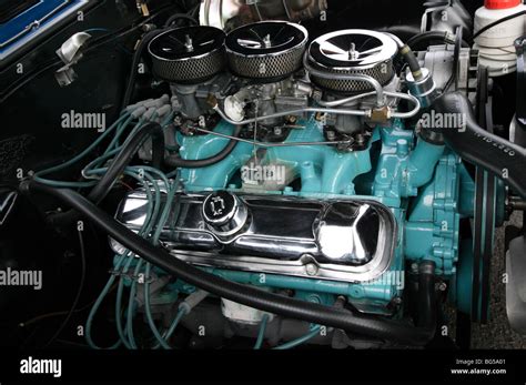 Engine of a 69 Pontiac GTO Stock Photo - Alamy