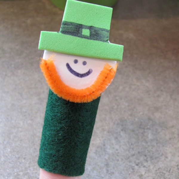 felt-leprechaun-finger-puppet