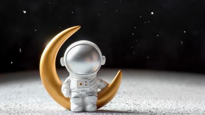 Robot, Astronaut, Space suit, Crescent Moon, Half moon, Surface, Moon, 5K