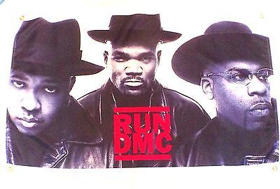 RUNDMC
24″ X 36″ QUALITY POSTER / BANNER
http://www.ebay.com/itm/RUNDMC-24-X36-HIGH-QUALITY-FABRIC-BANNER-CLASSIC-HIPHOP-STYLE-RETRO-HIPHOP-/321740792716?ssPageName=STRK:MESE:IT