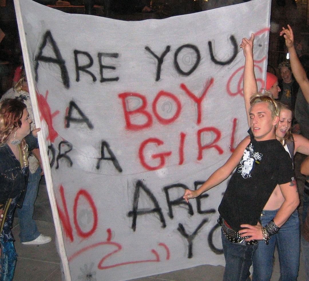 lgbt-history-archive:
““ARE YOU A BOY OR A GIRL?
.
NO, ARE YOU?”
.
Trans March, San Francisco, California, June 2006. Photo by Jennifer Svensson, c/o Trans March. #lgbthistory #HavePrideInHistory #Resist #Mood #RepealHB2 #BoycottNC (at San Francisco,...