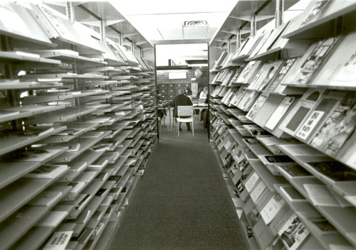 vintagelibraries:
“ Goshen College, Periodical Room, ca. 1981-82
”