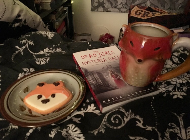 “Book Photo Challenge- October: Books and Snacks
”