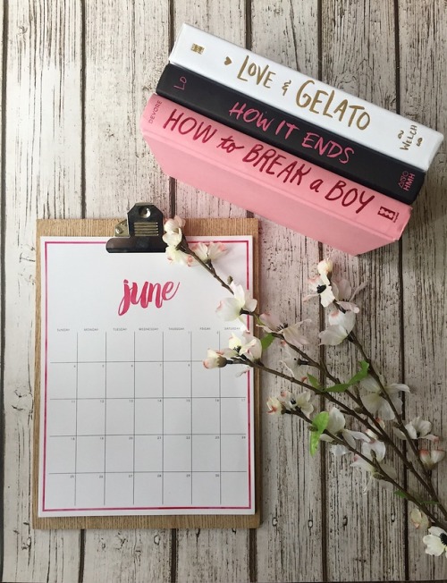 lovelyalisonreads:
“ Hello June!
IG: lovely.alison.reads
”