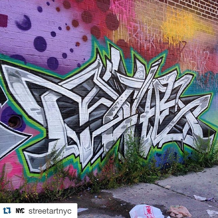 nicertatscru:
“ #Repost @streetartnyc with @repostapp.
・・・
#graffiti #bronx
”
https://www.etsy.com/shop/urbanNYCdesigns?ref=hdr_shop_menu