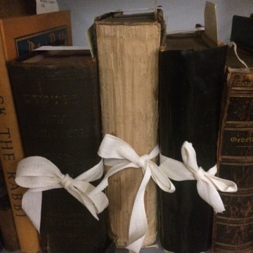 It’s the fourth Wednesday in January - can’t believe we almost forgot about Library Shelfie Day! Thanks @othmeralia for the reminder.
Here’s a few peeks at our Rare Book Collection here at the Jewish Museum of Maryland.
You can browse our Rare Book...