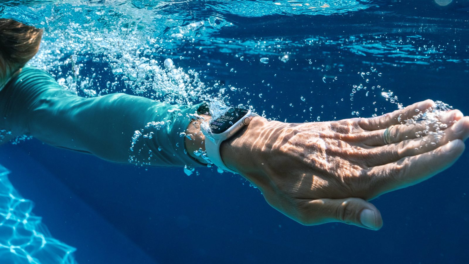 Lost Apple Watch survives hours at sea and is returned to his owner thanks to Find My