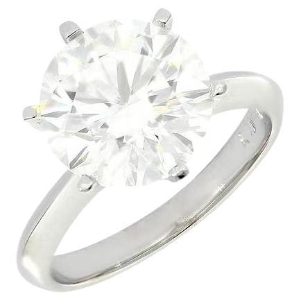 18K White Gold Diamond Ring