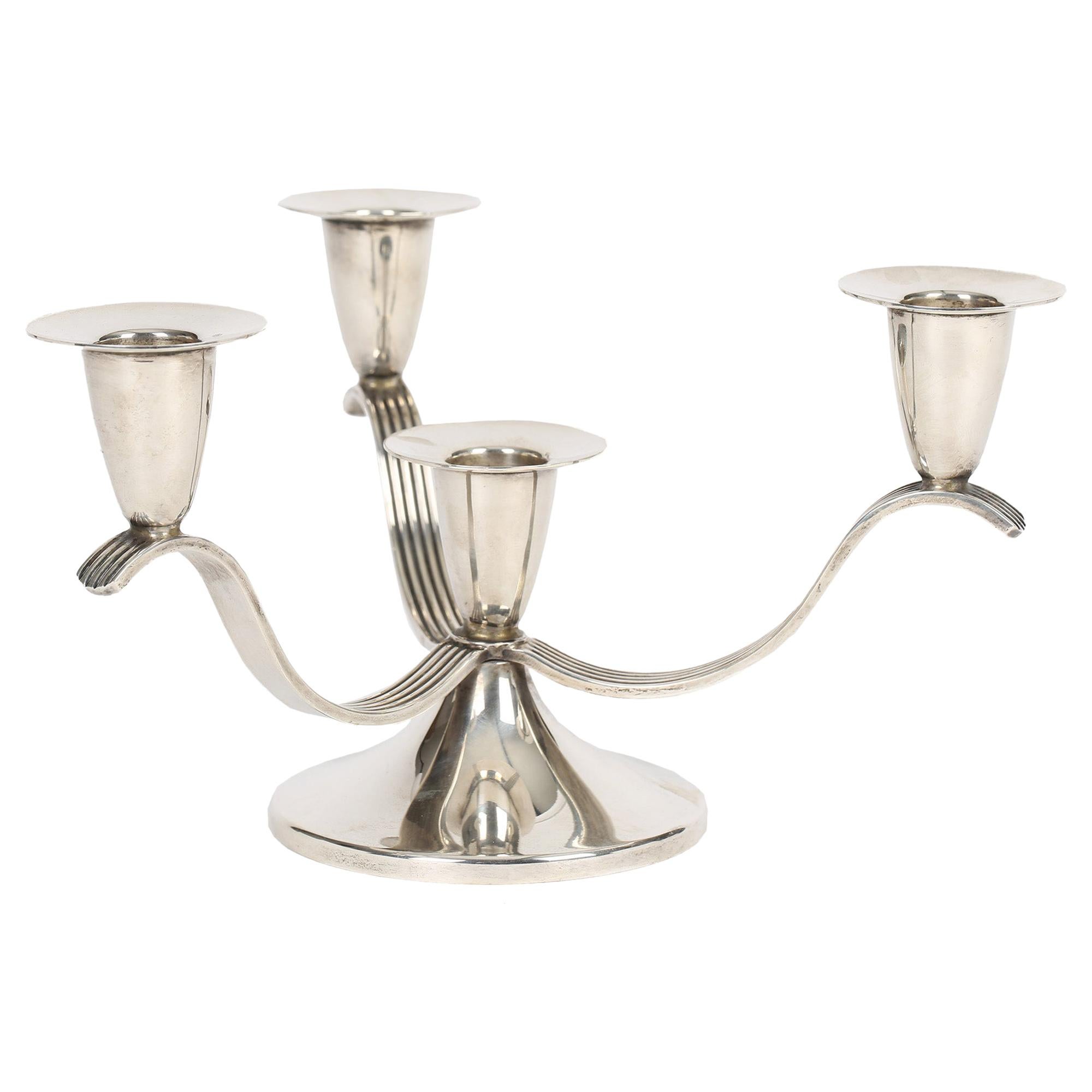 Candelabro a tre rami con quattro sconce in argento di Garrard & Co in vendita