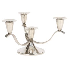 Candelabro a tre rami con quattro sconce in argento di Garrard & Co