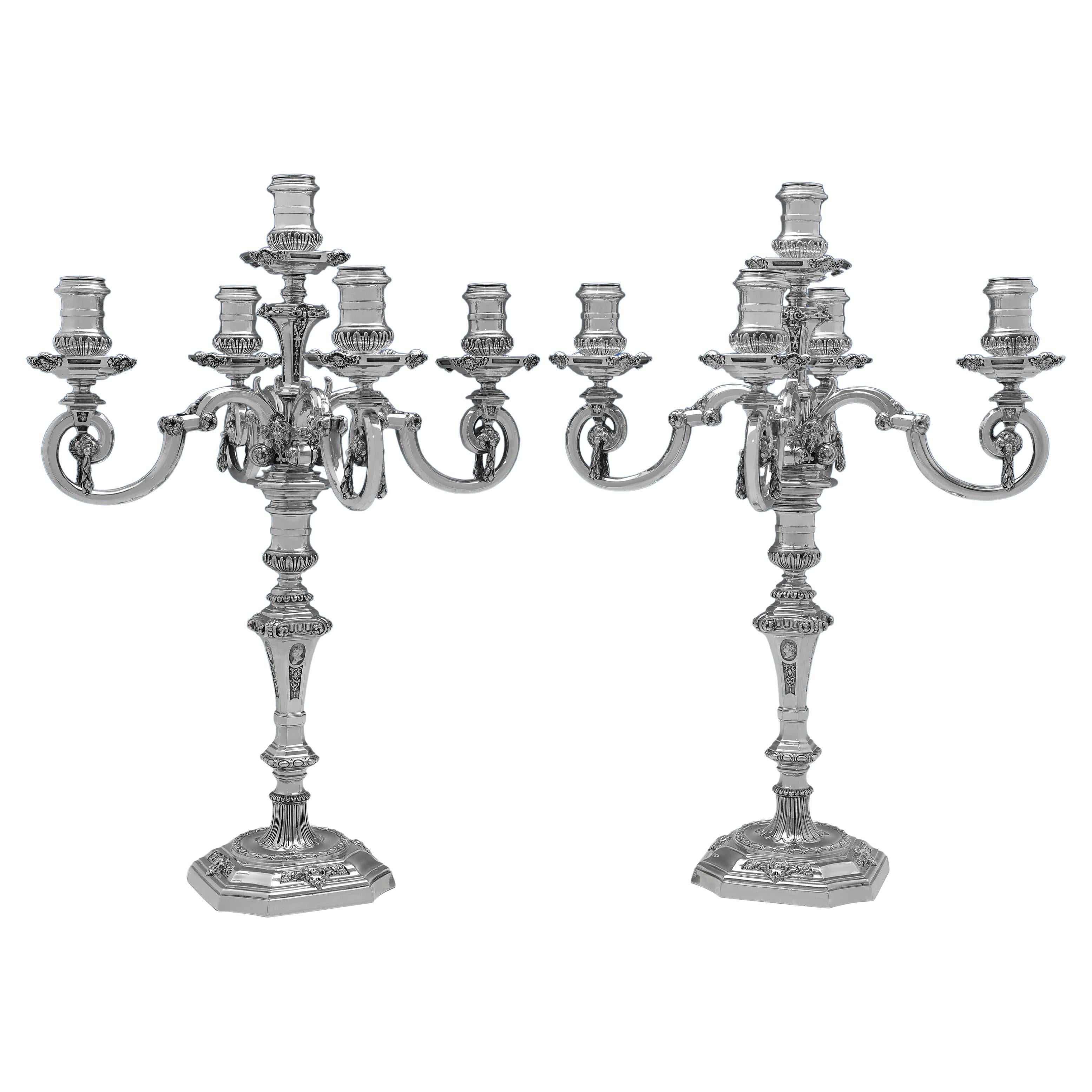 Garrard & Co Coppia di candelabri d'argento vittoriani molto grande e imponente 1889