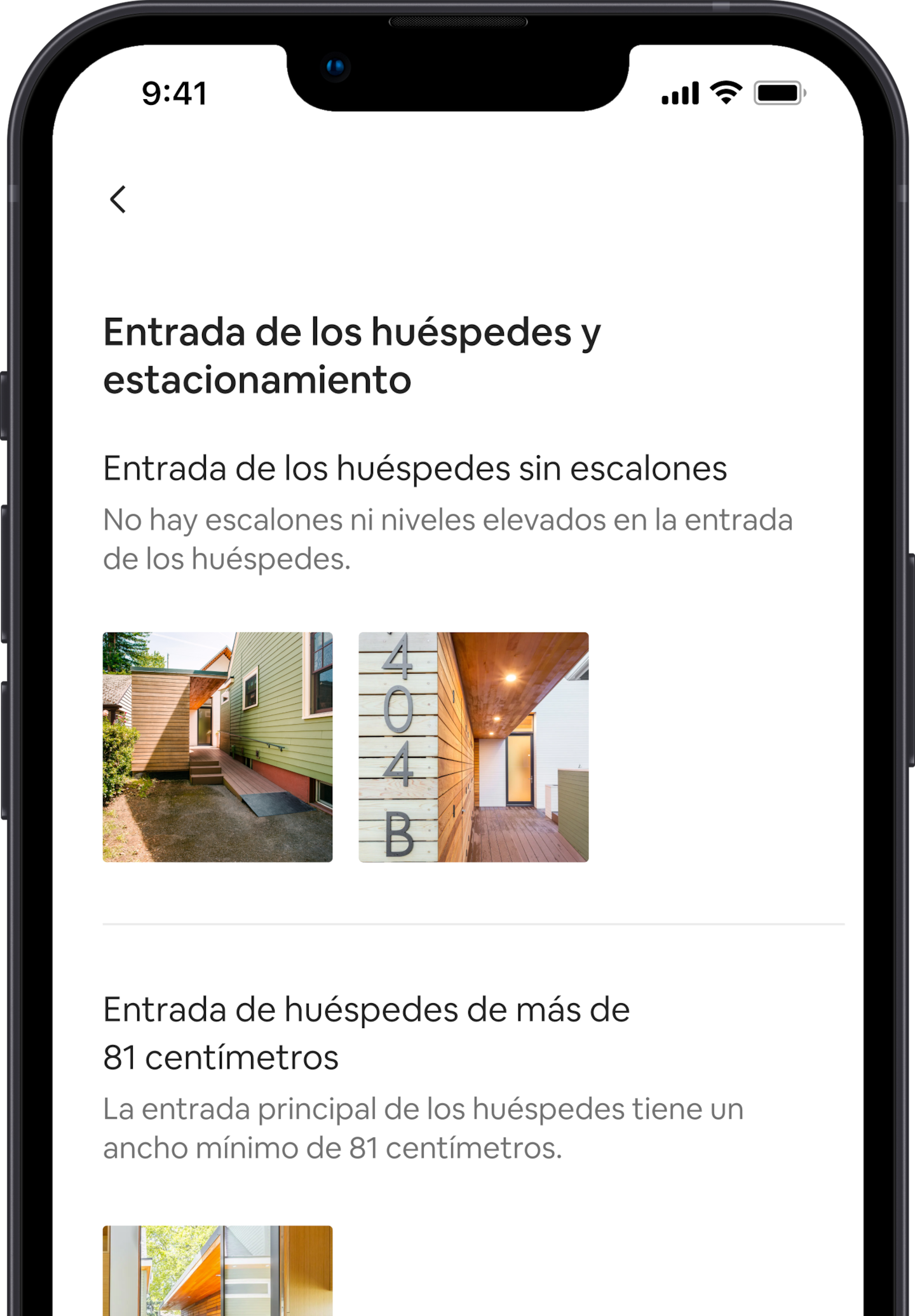 Un celular muestra una serie de prestaciones de accesibilidad de un anuncio en Airbnb. En la primera prestación se lee “entrada para huéspedes sin escalones”, con fotos que le corresponden. Debajo hay otra prestación de accesibilidad donde se lee “entrada para huéspedes de más de 81 centímetros”, junto la foto correspondiente.