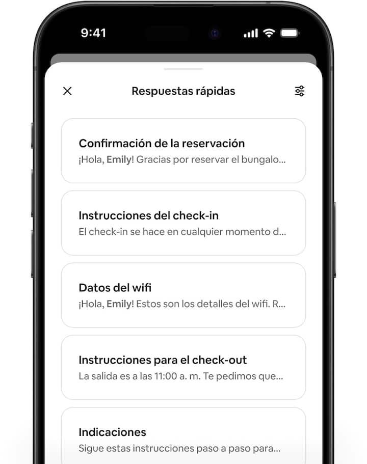 Pantallas de Airbnb que muestran una conversación entre un anfitrión y un huésped y las novedades en las plantillas de respuesta rápida.