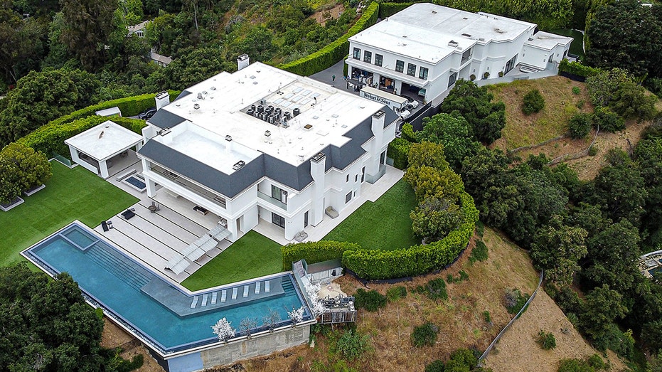 Jennifer Lopez and Ben Affleck's $60 million Beverly Hills house