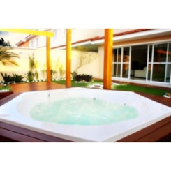 Deck De Madeira Sextavado Para Spa Therma Com Escada Ouro Fino