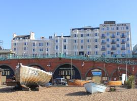 The Old Ship Hotel，位于布莱顿霍夫布莱顿市中心的酒店