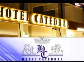 Hotel Catedral，位于图斯特拉古铁雷斯的酒店