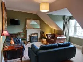 Stunning 5 Bedroom Royal Mile Penthouse