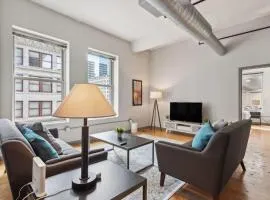 Spacious & Elegant 2BR Downtown Retreat