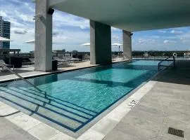 Smart brickell deluxe apartment