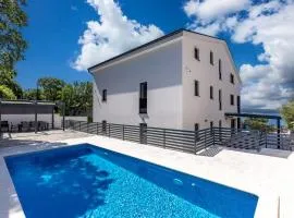 Pool Apartments with Sea View - Happy Rentals