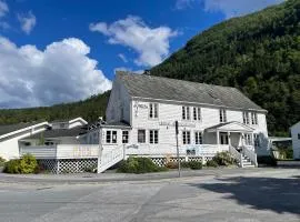 Jondal Hotel