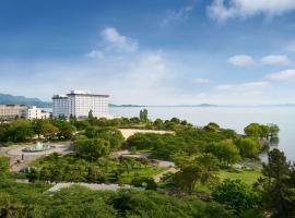 Grand Mercure Lake Biwa Resort & Spa，位于长滨市的酒店