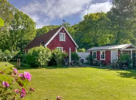 3 Bedroom Lovely Home In Båstad