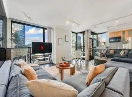 Stylish Spacious Premier Luxury Apartment in Yaletown