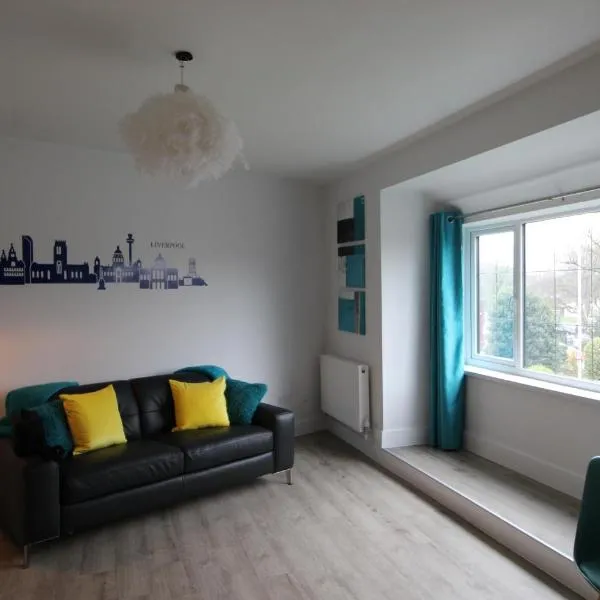 2 Serviced Apartments in Childwall-South Liverpool - Each Apartment Sleeps 6，位于利物浦的酒店