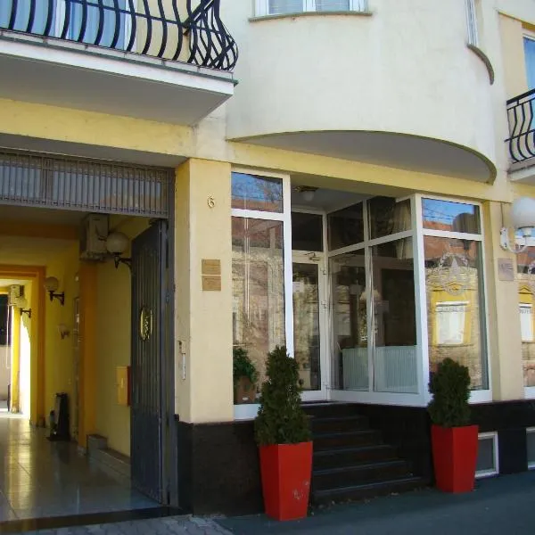 Hotel Vila Ariston，位于奥西耶克的酒店