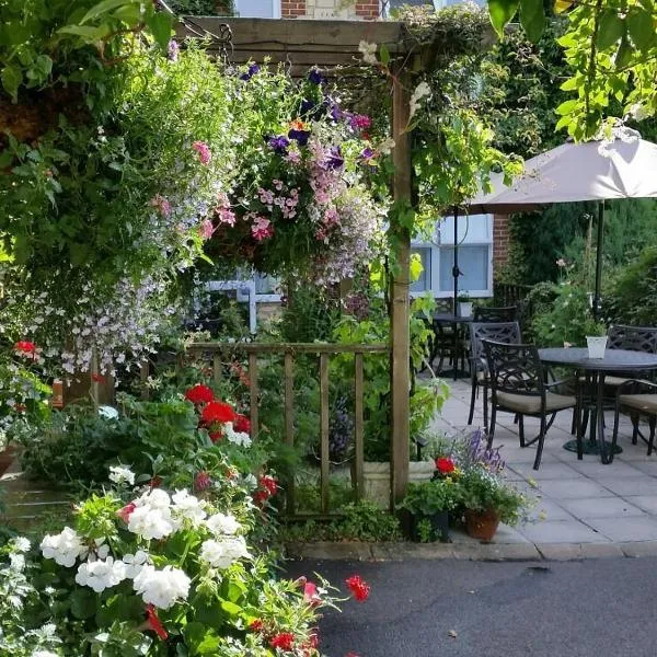 Bolingbroke Arms & Hotel，位于史云顿的酒店