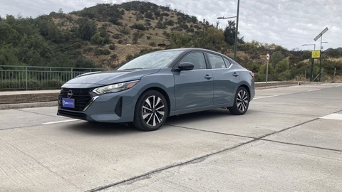 Test Drive Nissan Sentra 2024, un clásico que sigue más vigente que nunca