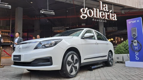 Test Drive Dongfeng E70, el taxi eléctrico que ahora se abre a la familia