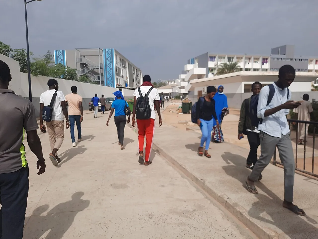 (Illustration photo: Students on the UCAD campus in Dakar). (Photo by Bigfall91 / CC BY-SA 4.0)