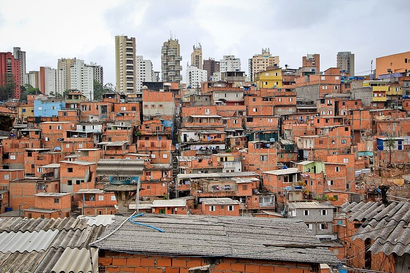 Desigualdade social torna o combate à COVID-19 ainda mais difícil