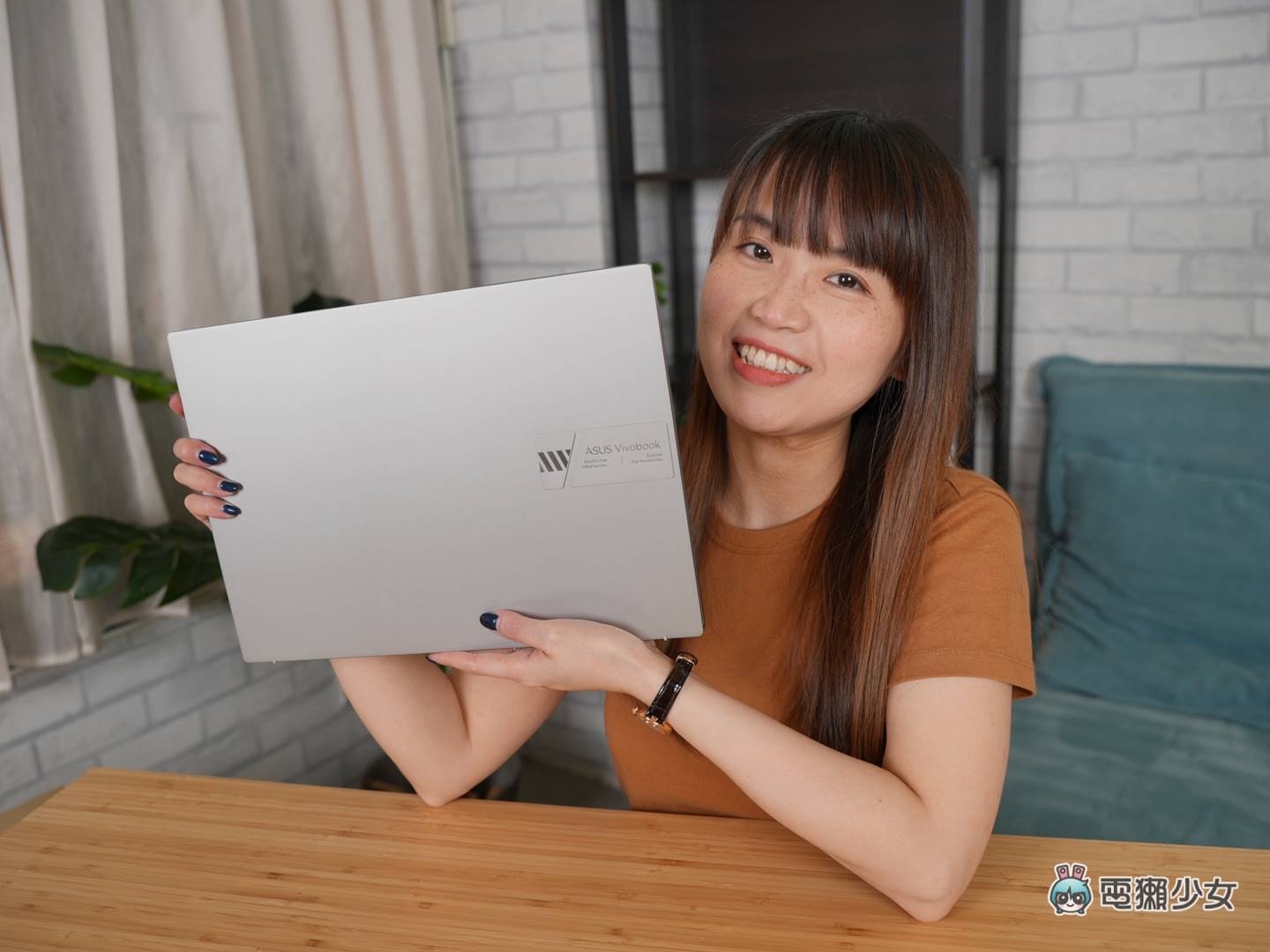 開箱｜華碩 Vivobook S 14X OLED（S5402）「原來是做螢幕，還以為是筆電呢」120Hz 更新率與 2.8K 解析度