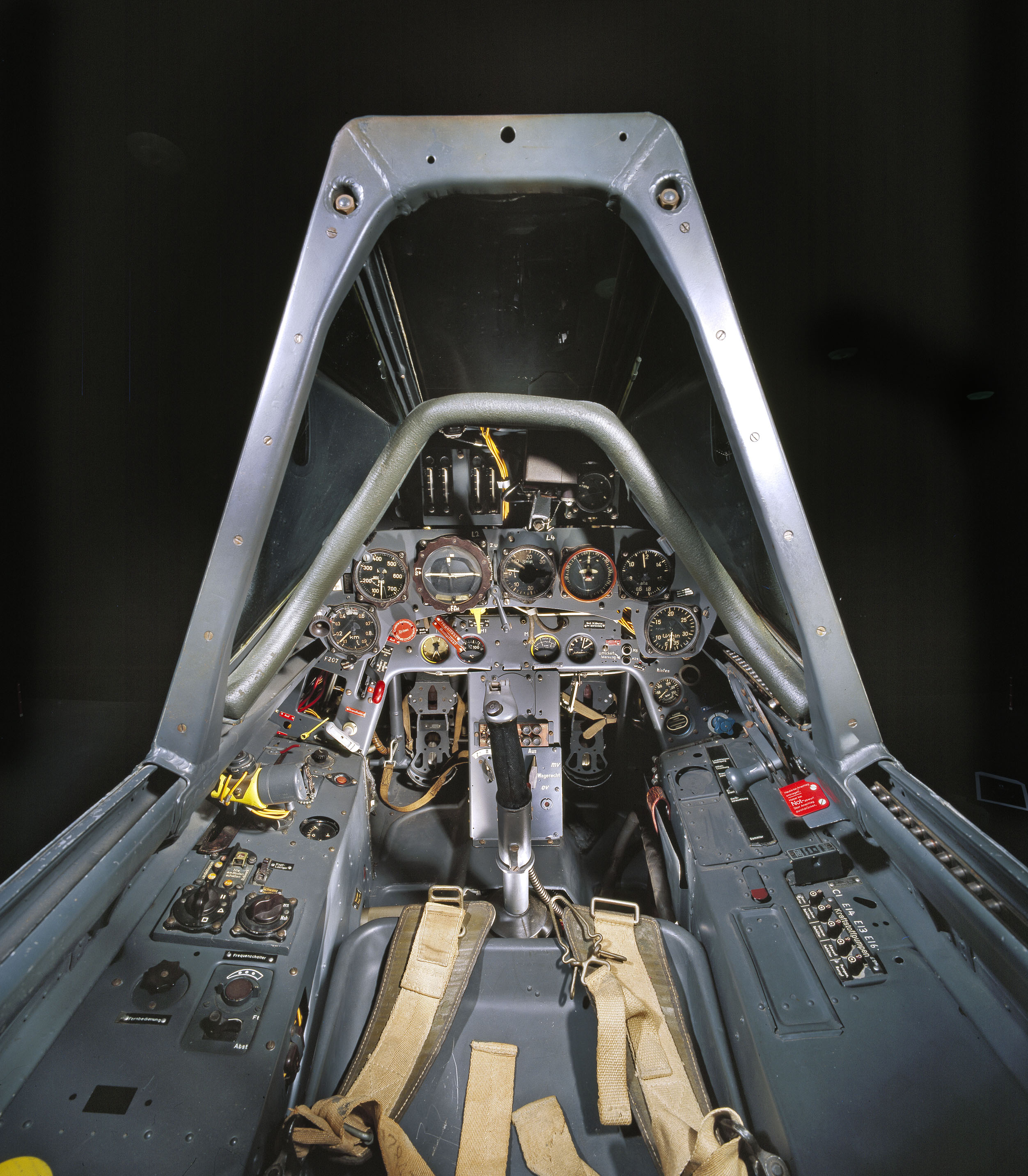 F 15 Cockpit Layout