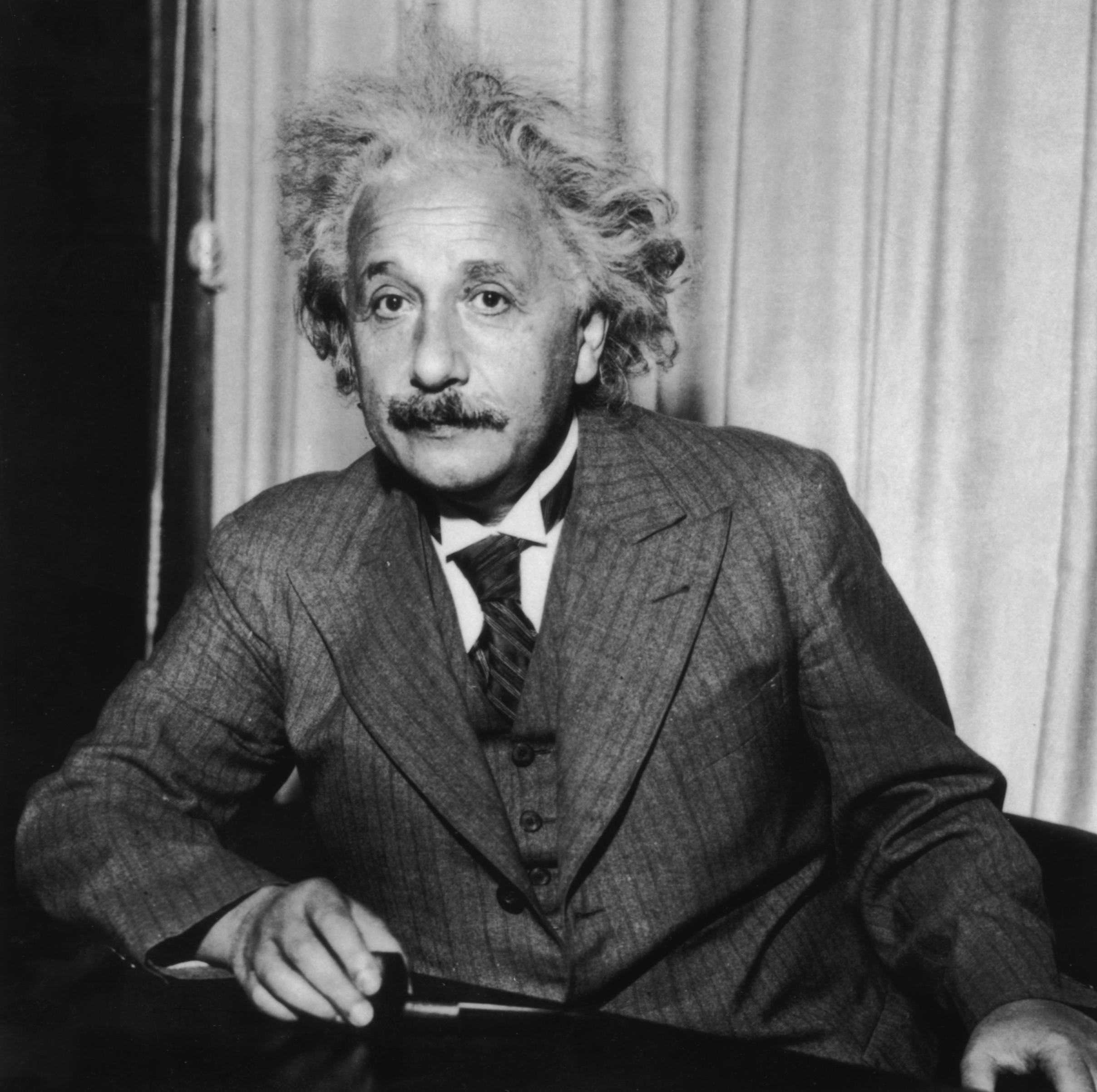 อัลบั้ม 93+ ภาพ ประวัติ albert einstein ภาษา อังกฤษ คมชัด