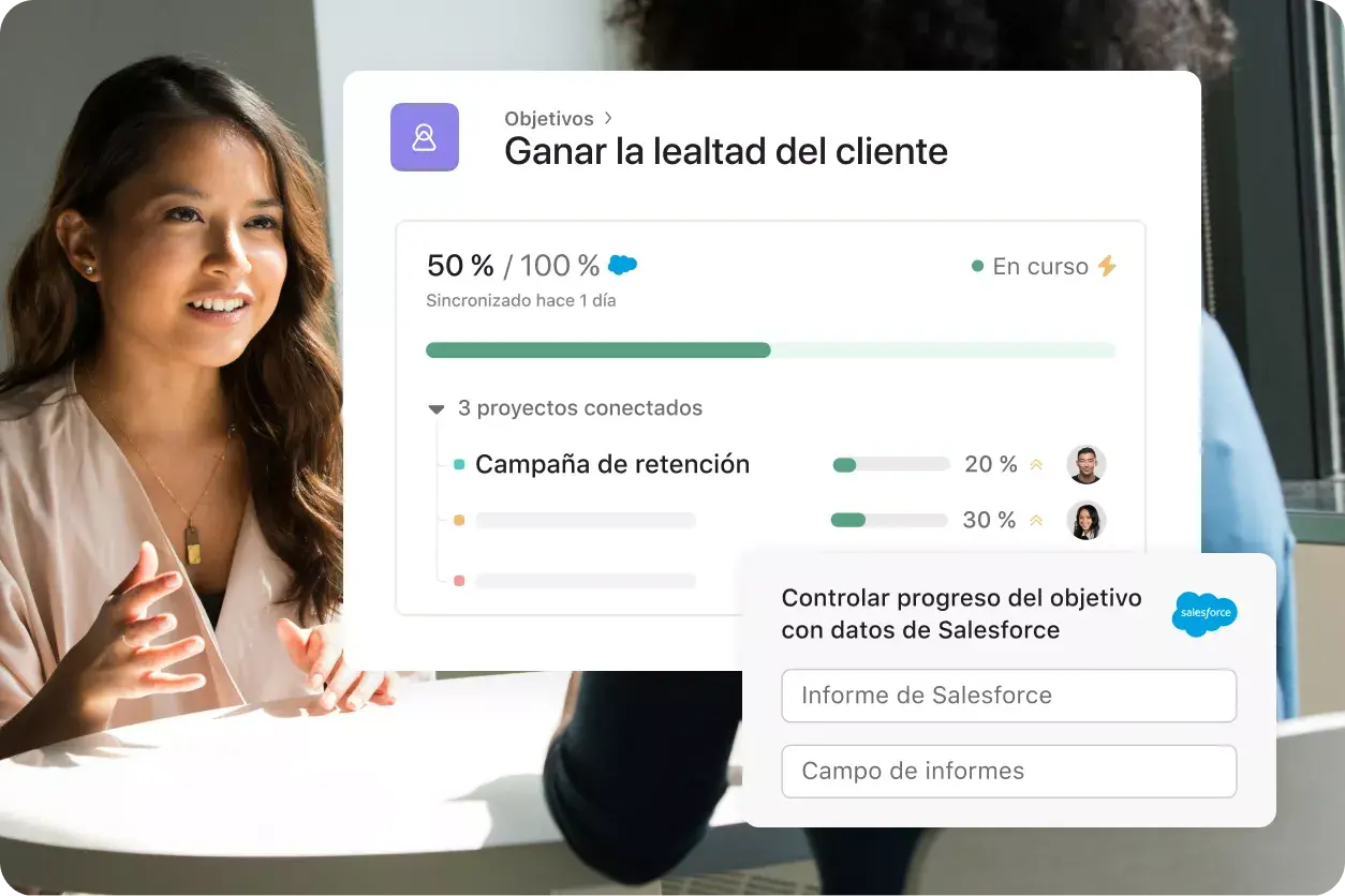 Interfaz de usuario de producto de Asana de empleado que habla con el cliente