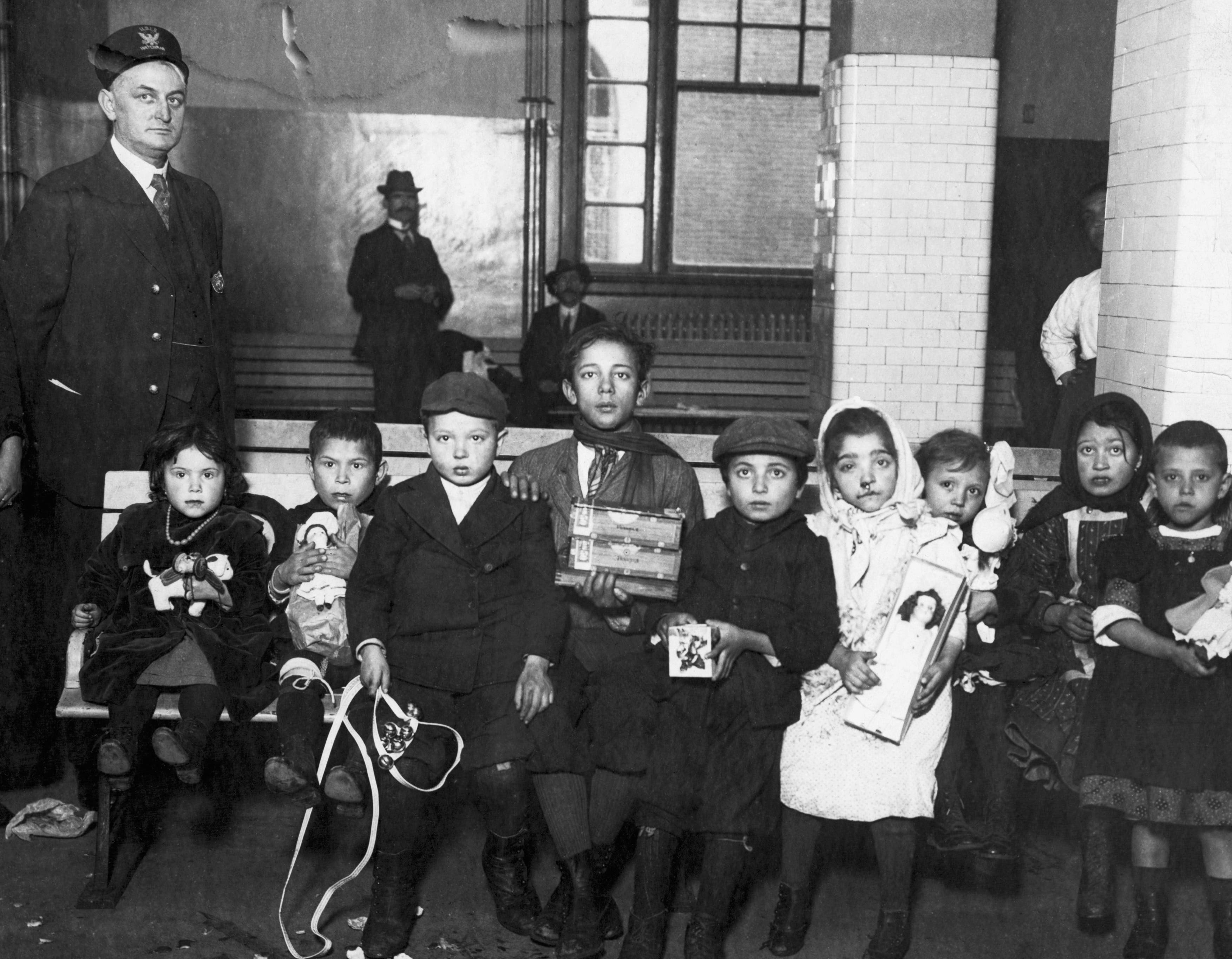 immigration, ellis island, federal immigration station, 1900s