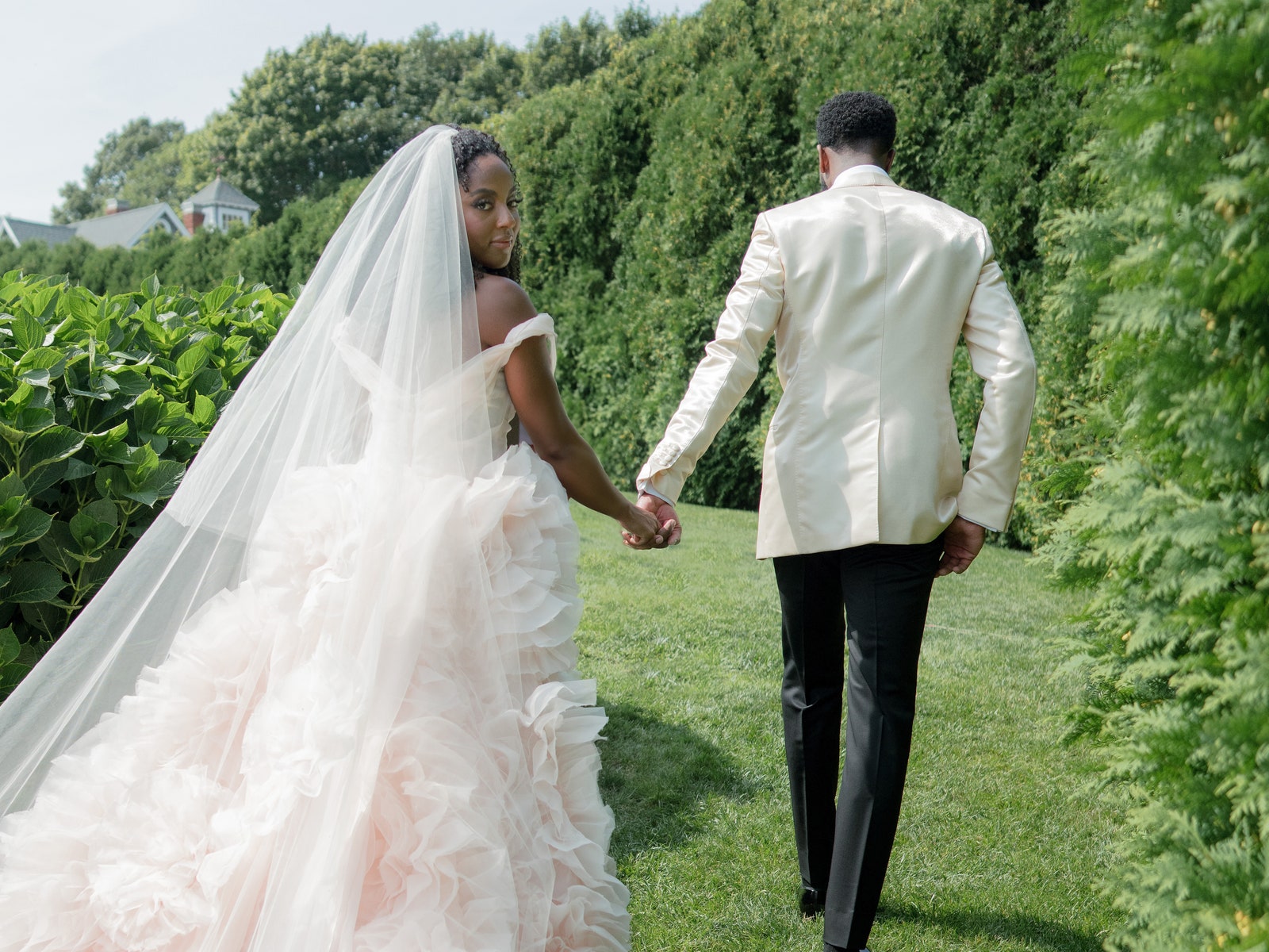 This Fairy-Tale Wedding at the Bride’s Family Home on Martha’s Vineyard Was Filled With Blush Pink Hues and Quatrefoil Accents