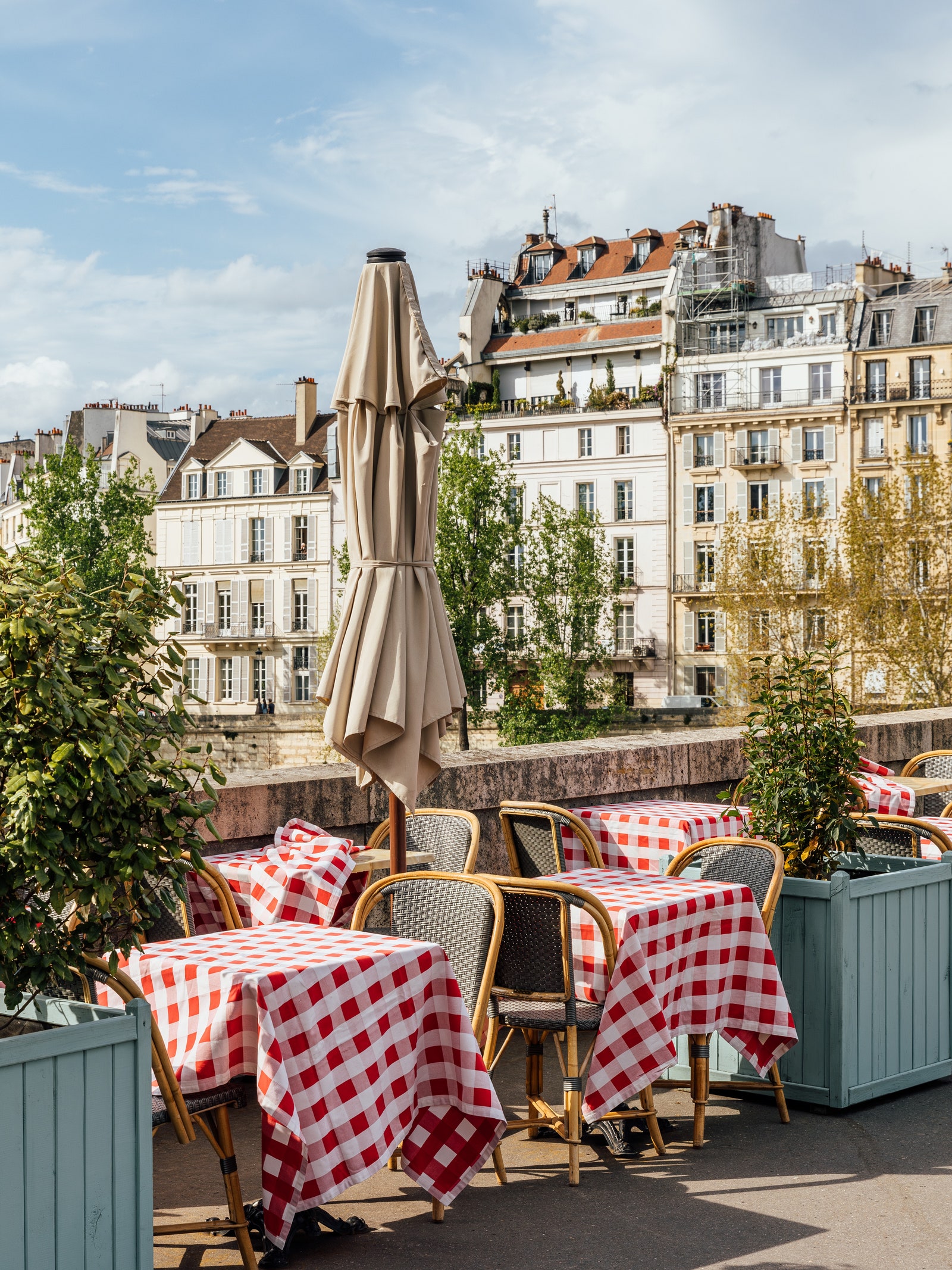 The Best Restaurants in Paris, From Classic Bistros to Elegant Tasting Menus