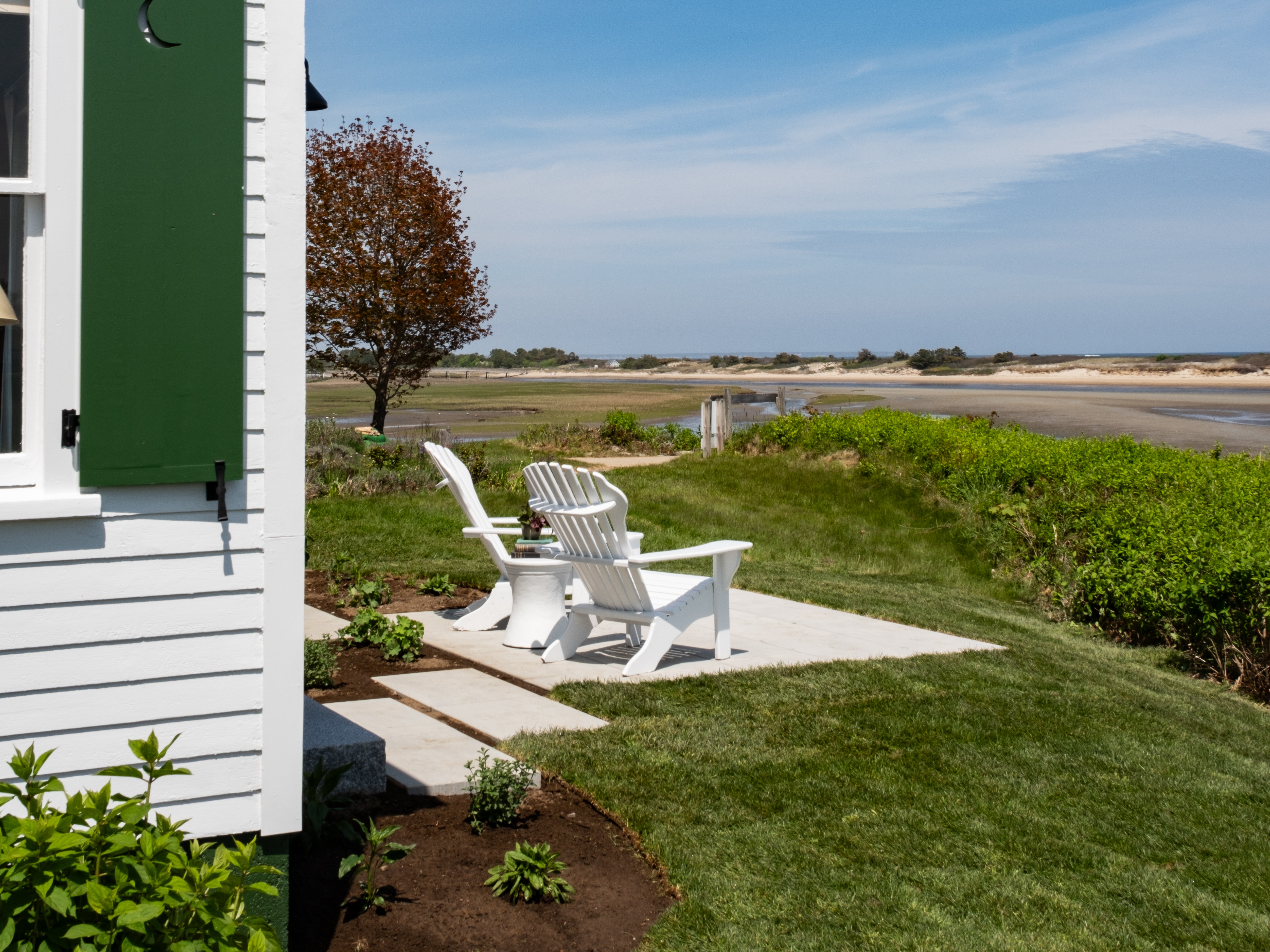 A Restored Cottage Resort Brings Magic Back to a Corner of Maine