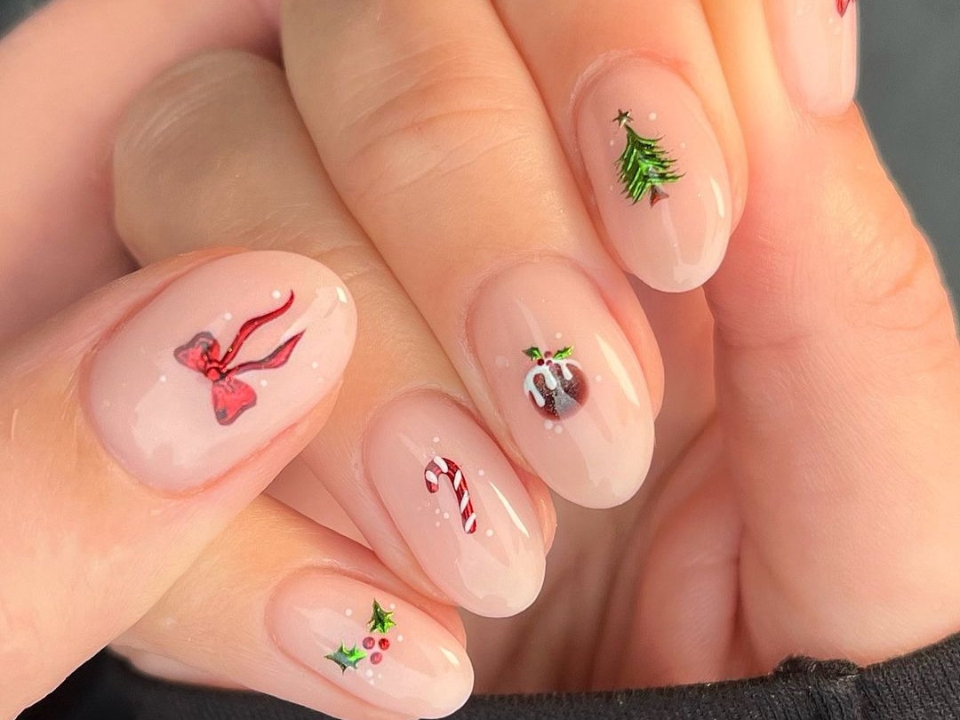 Vogue’s Guide To The Very Best Christmas Nail Designs