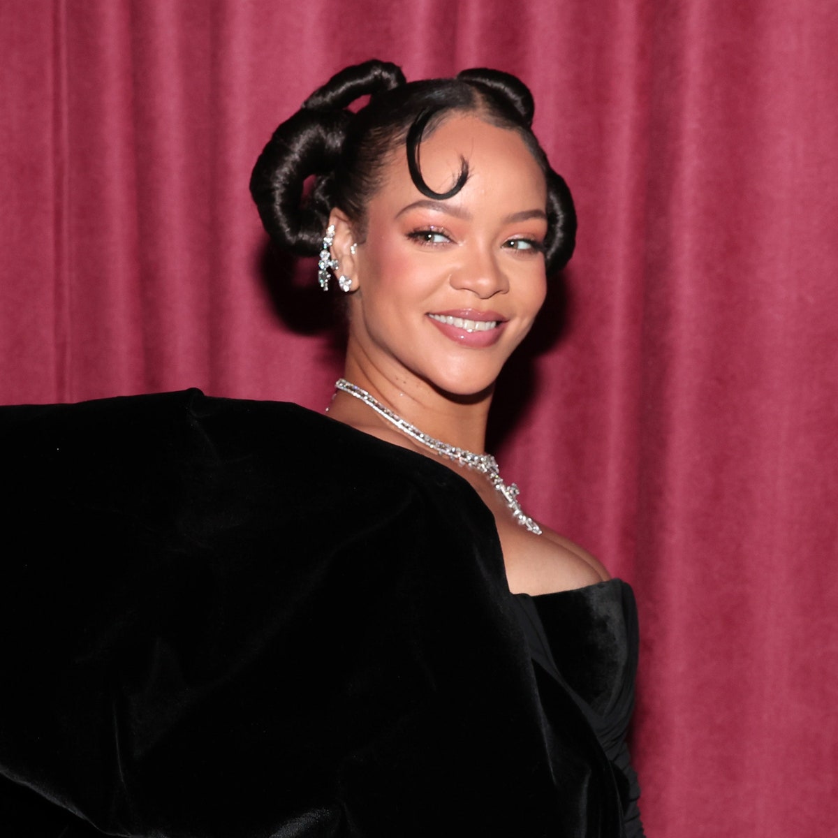 All the details behind Rihanna’s “Princess-Leia-meets-Hollywood-meets-Wakanda” updo for the Golden Globes