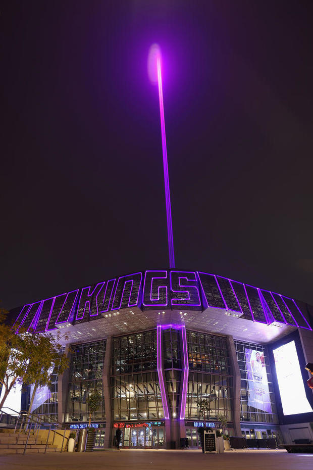 Los Angeles Lakers v Sacramento Kings 